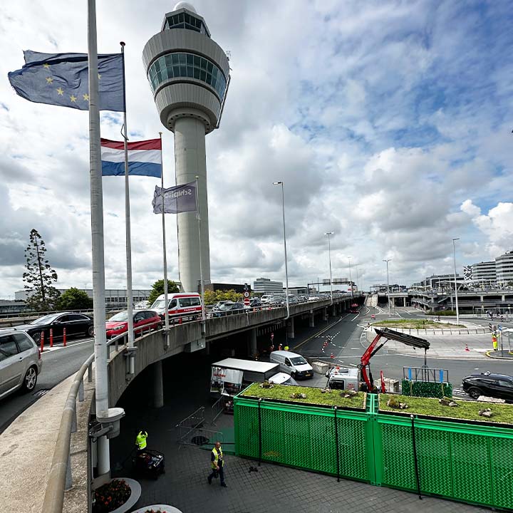 Project Dakhoveniers Schiphol Amsterdam